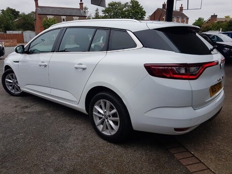 Renault Megane EXPRESSION PLUS DCI ESTATE 4