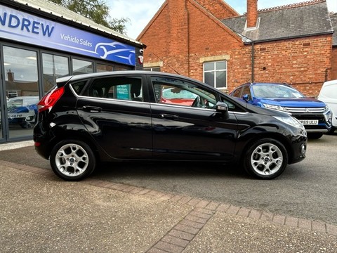 Ford Fiesta ZETEC 16V AUTOMATIC 2