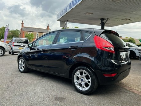 Ford Fiesta ZETEC 16V AUTOMATIC 2