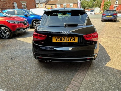 Audi A1 TDI BLACK EDITION 11