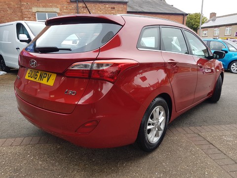 Hyundai i30 CRDI SE BLUE DRIVE ESTATE 7