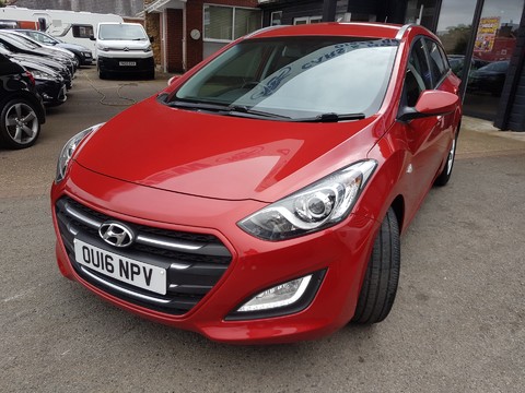 Hyundai i30 CRDI SE BLUE DRIVE ESTATE 17