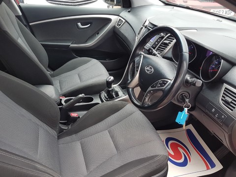 Hyundai i30 CRDI SE BLUE DRIVE ESTATE 4