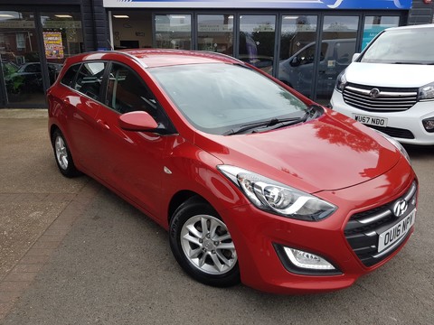 Hyundai i30 CRDI SE BLUE DRIVE ESTATE 3