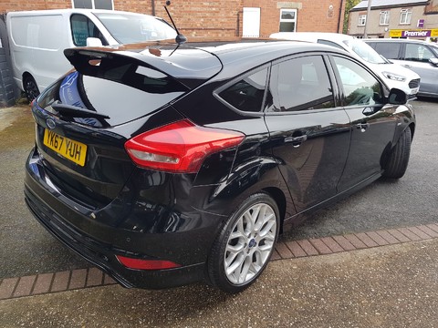 Ford Focus ST-LINE TDCI 9