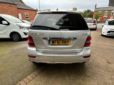 Mercedes-Benz M Class ML300 CDI BLUEEFFICIENCY GRAND EDITION 4