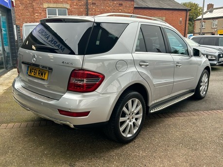 Mercedes-Benz M Class ML300 CDI BLUEEFFICIENCY GRAND EDITION 2