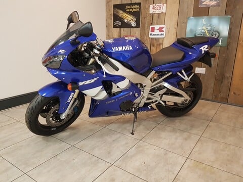 Yamaha Yzf YZF R1 2