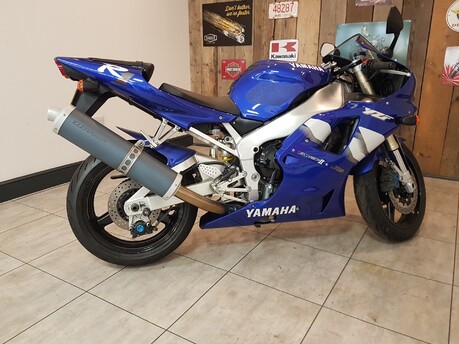 Yamaha Yzf YZF R1 1