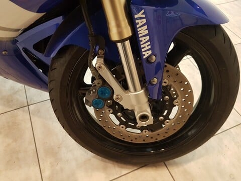 Yamaha Yzf YZF R1 16