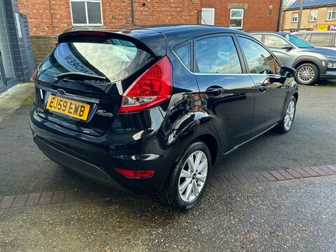 Ford Fiesta ZETEC 16V 13