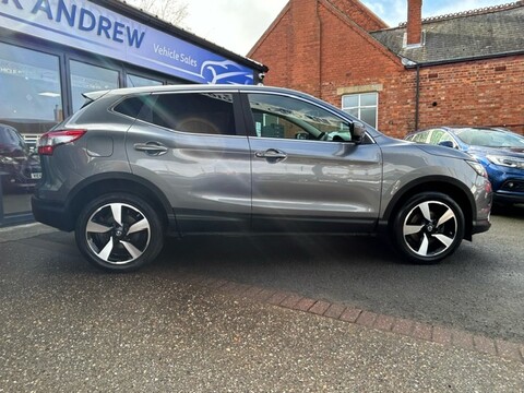 Nissan Qashqai N-TEC DIG-T 2