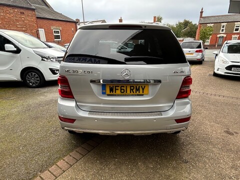 Mercedes-Benz M Class ML300 CDI BLUEEFFICIENCY GRAND EDITION 4