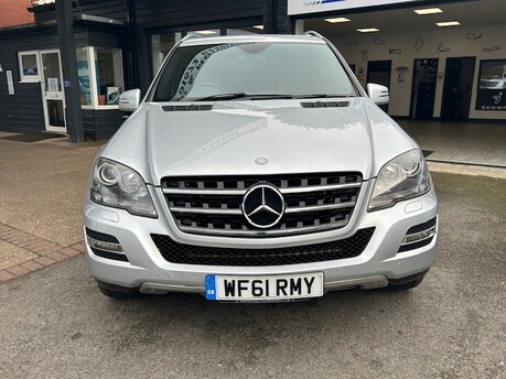 Mercedes-Benz M Class ML300 CDI BLUEEFFICIENCY GRAND EDITION 3