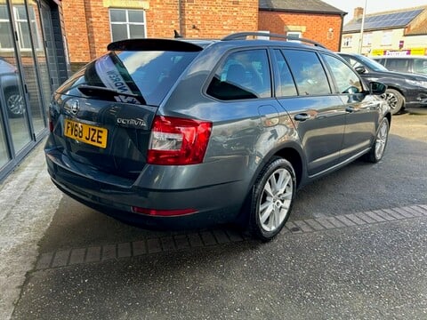 Skoda Octavia SE L TDI ESTATE 3