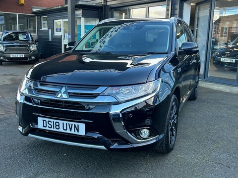 Mitsubishi Outlander PHEV 4HS 5