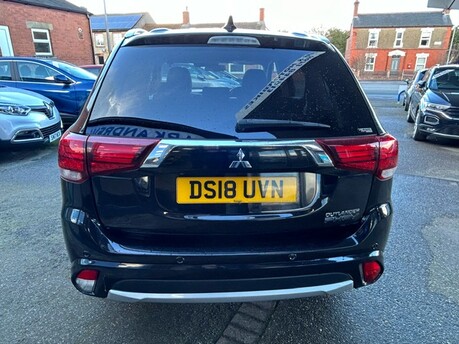 Mitsubishi Outlander PHEV 4HS 3