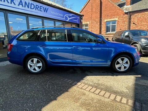 Skoda Octavia SE TDI ESTATE 2