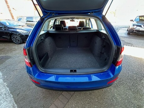 Skoda Octavia SE TDI ESTATE 1
