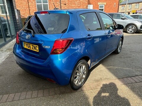 Toyota Yaris VVT-I ICON 3