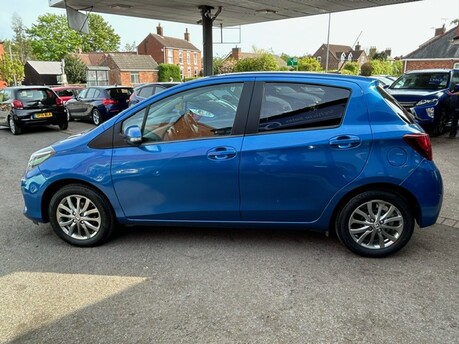 Toyota Yaris VVT-I ICON 1