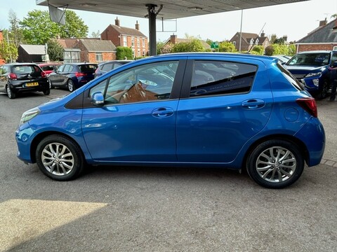 Toyota Yaris VVT-I ICON 5