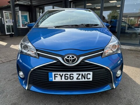Toyota Yaris VVT-I ICON 7