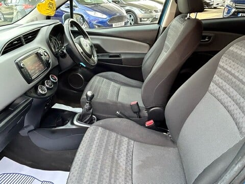 Toyota Yaris VVT-I ICON 9