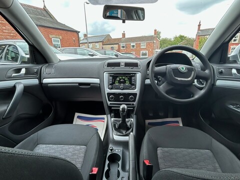 Skoda Octavia SE MPI 12