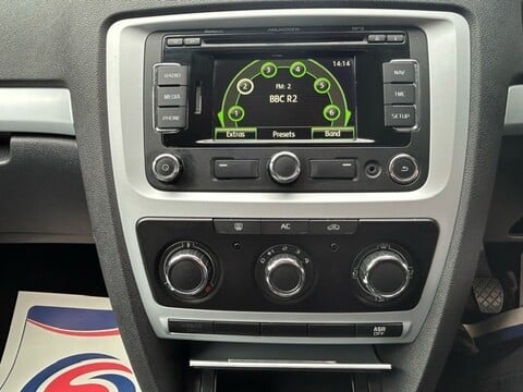 Skoda Octavia SE MPI 14