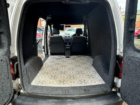 Volkswagen Caddy C20 TDI 102 12
