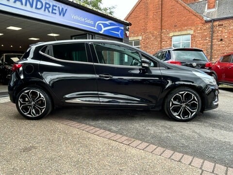 Renault Clio ICONIC DCI 2