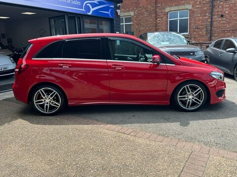 Mercedes-Benz B Class B 200 D AMG LINE PREMIUM 2