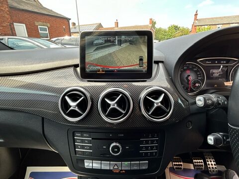 Mercedes-Benz B Class B 200 D AMG LINE PREMIUM 14