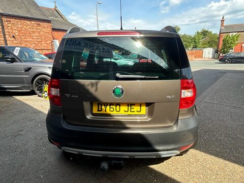 Skoda Yeti ELEGANCE TDI CR 4
