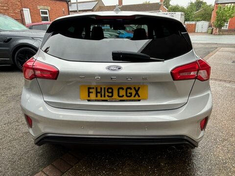 Ford Focus ST-LINE X 4