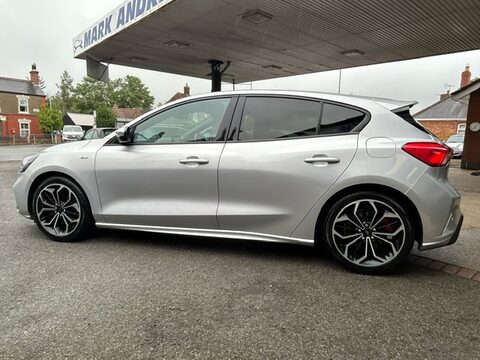 Ford Focus ST-LINE X 5