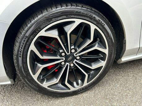 Ford Focus ST-LINE X 4
