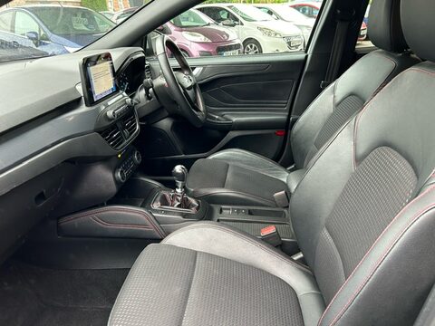 Ford Focus ST-LINE X 9