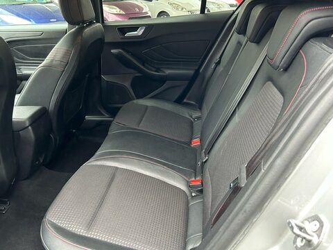 Ford Focus ST-LINE X 10