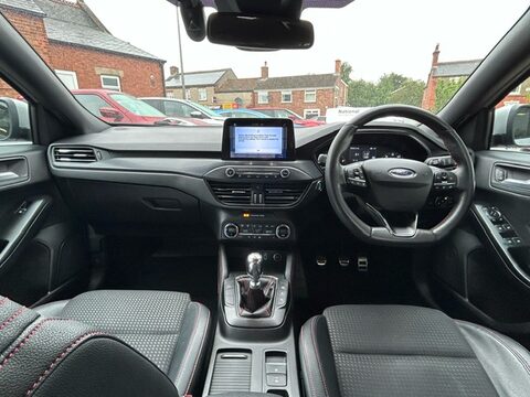 Ford Focus ST-LINE X 13