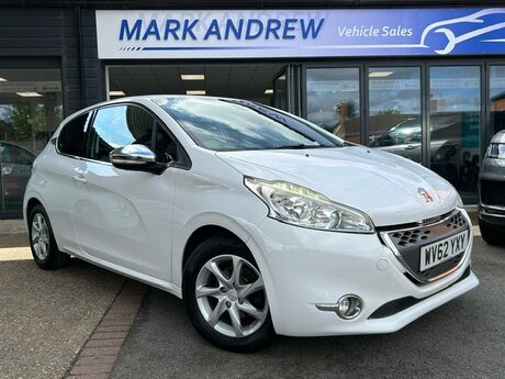 Peugeot 208 ALLURE E-HDI AUTO