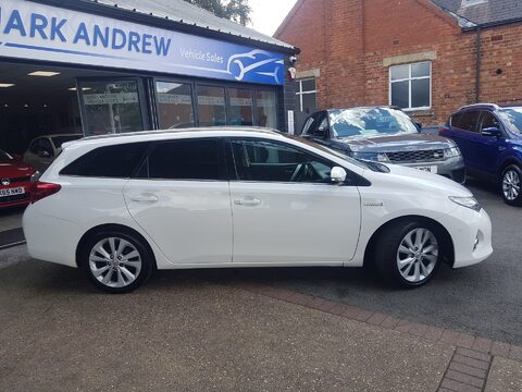 Toyota Auris VVT-I EXCEL HYBRID 3