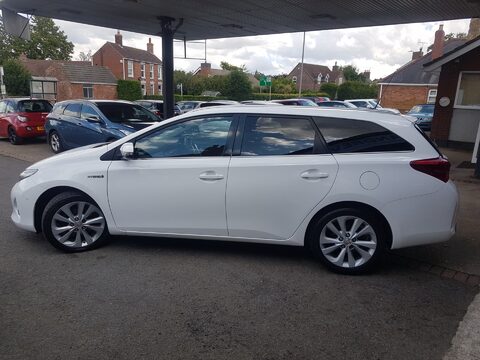 Toyota Auris VVT-I EXCEL HYBRID 11