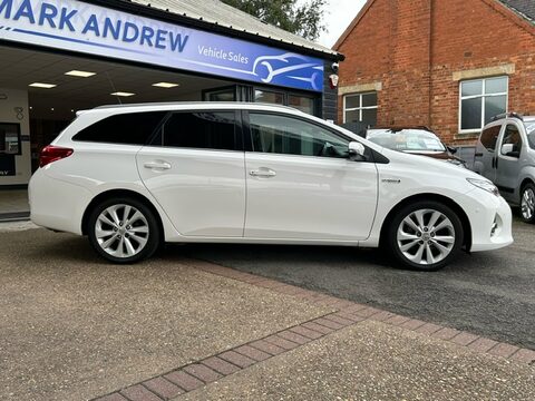 Toyota Auris VVT-I EXCEL HYBRID 2