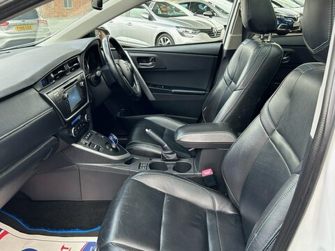 Toyota Auris VVT-I EXCEL HYBRID 12