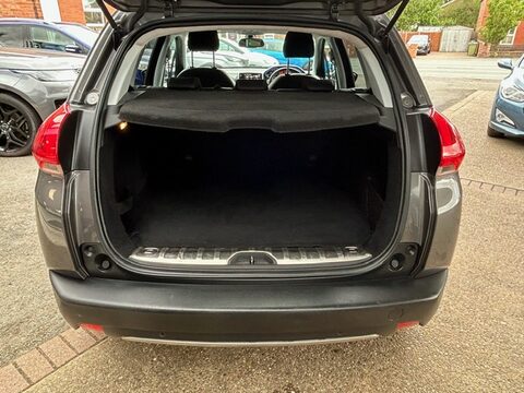 Peugeot 2008 BLUE HDI S/S ALLURE 8