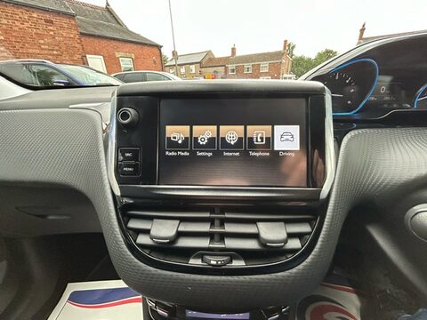 Peugeot 2008 BLUE HDI S/S ALLURE 13