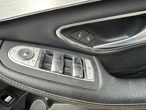 Mercedes-Benz C Class C200 D AMG LINE 13