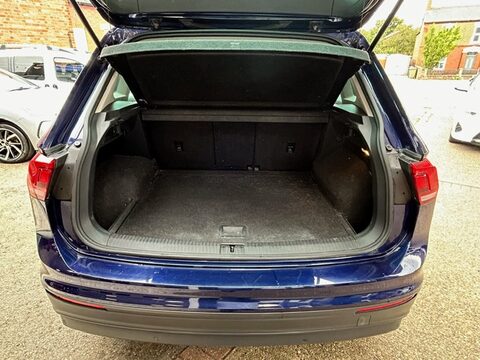 Volkswagen Tiguan SE NAV TDI BMT 4MOTION 8